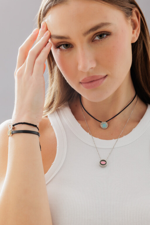 Joolets and Joollions φορεμένα σε συνδυασμό μεταξύ τους. Κοσμήματα της Joolify από Ασήμι 925.