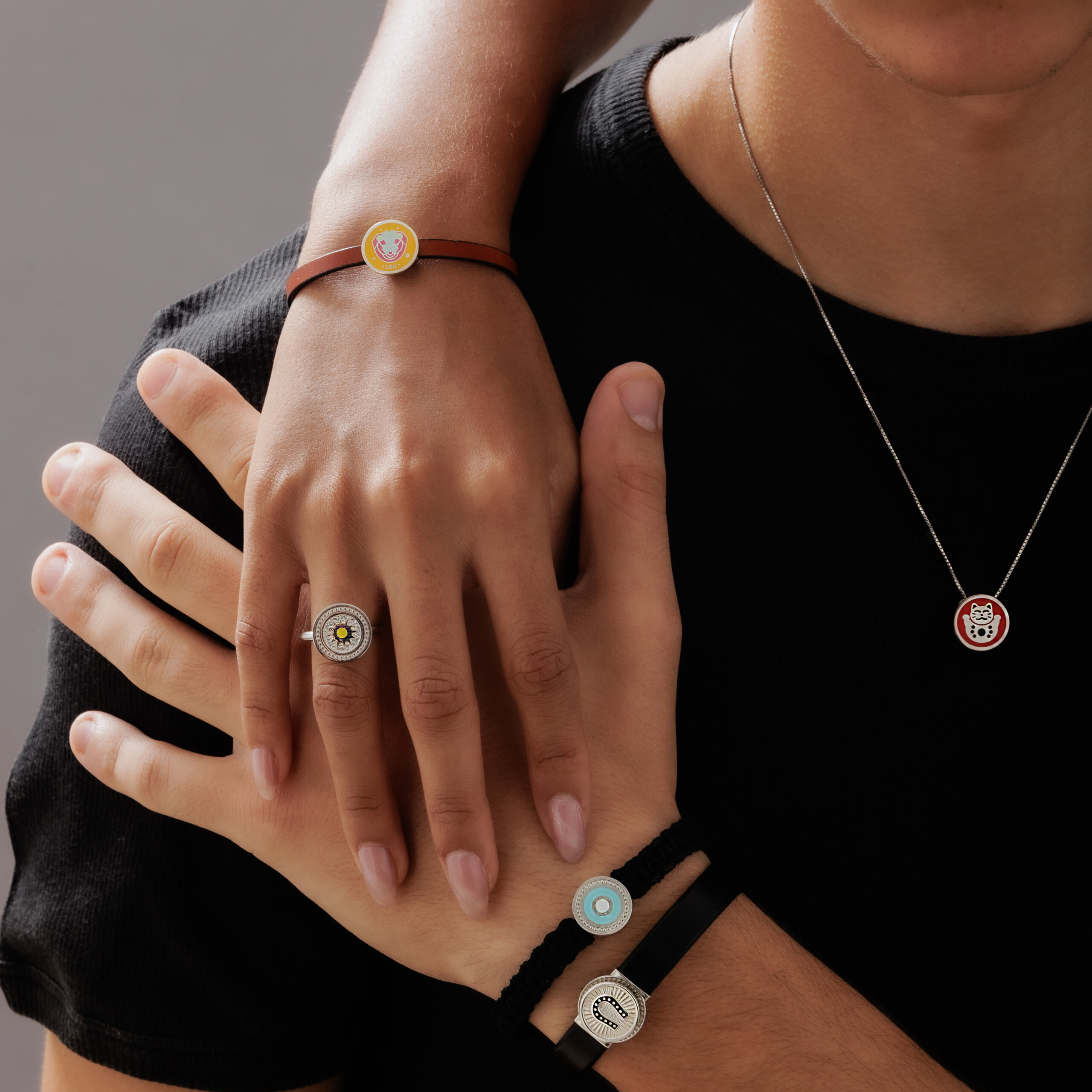 Unisex και Universal κοσμήματα Joolify. Ιδανικά για γυναίκες και άντρες.